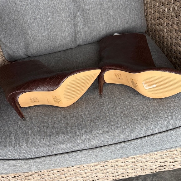 Chocolate Brown Snake Print Booties NWT Women’s 8.5
New without tags -  Express - Picture 5 of 5